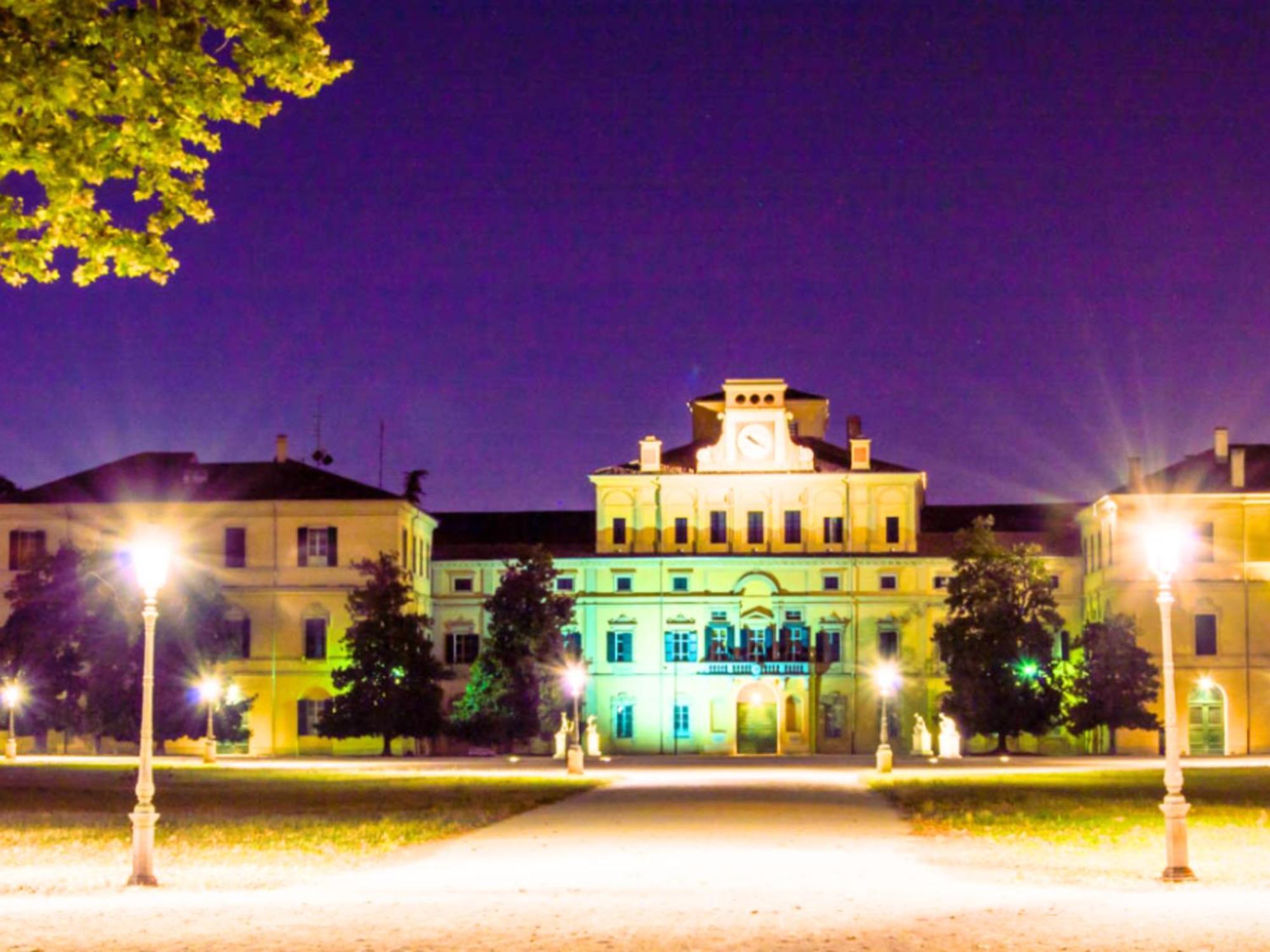 Peppe Home Fontana Del Trianon Parma Buitenkant foto